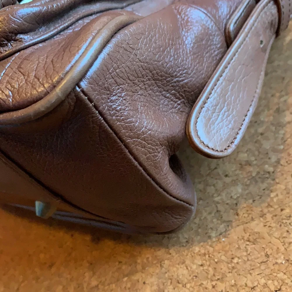 Chocolat Blu Leather Shoulder Bag - Picture 5 of 9